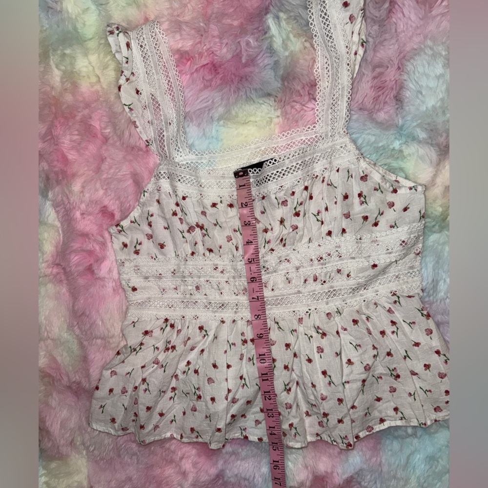 ❤️🔥EUC Floral Lace Trim Tank Top - Picture 5 of 6